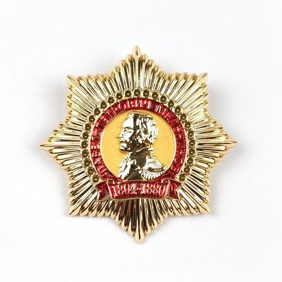 comprare 3D smaltato oro finitura personalizzato metallo pin badges con pin di sicurezza supporto fabbricazione online