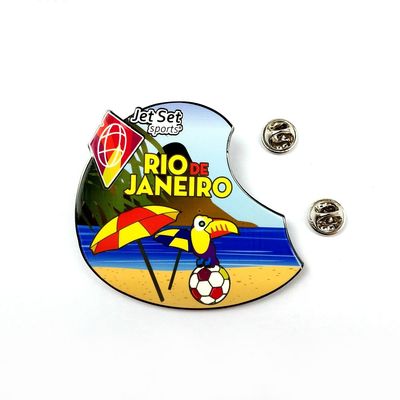 comprare Badge stampato in CMYK con pin di metallo con frizione a farfalla per eventi sportivi fabbricazione online