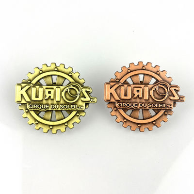 comprare Badge di pin di smalto personalizzato per l'uniforme e l'identificazione aziendale fabbricazione online