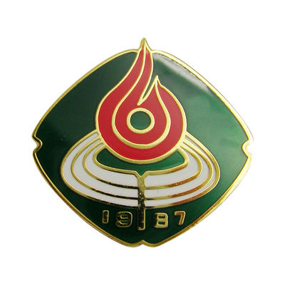 comprare Customized Soft Enamel Pin Badge for Items with Fast Lead Time and Competitive Prices fabbricazione online