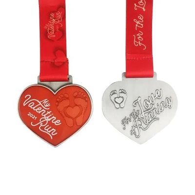 Ricarica i biglietti di San Valentino personalizzati  Day Fun Run Medaglie di cuore possono essere personalizzati con nomi