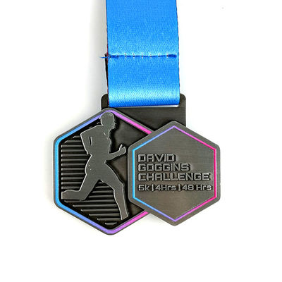 Medaglia di corsa virtuale con spruzzatura di colore a modello / Sfide virtuali con medaglie