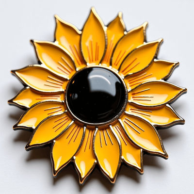 Magnete frigorifero a girasole con petali di smalto e centro di resina